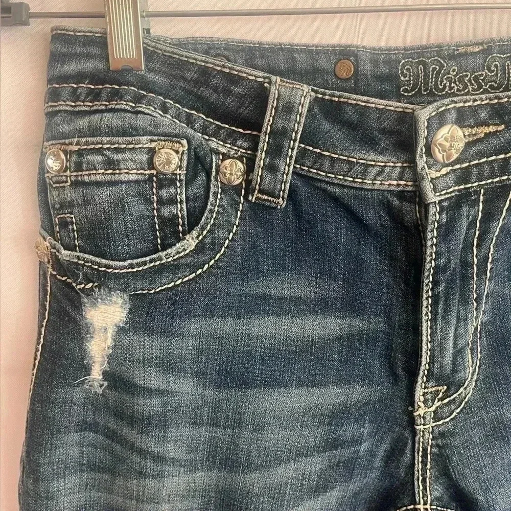 Miss Me Boyfriend Capri Jeans - Picture 3 of 6